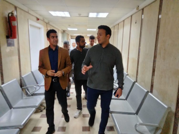 وكيل وزارة الصحة يستقبل نائب محافظ مطروح بمستشفى مطروح العام لتفقد انتظام العمل في أولي جوالاتهم المرورية . 1 وكيل وزارة الصحة يستقبل نائب محافظ مطروح بمستشفى مطروح العام لتفقد انتظام العمل في أولي جوالاتهم المرورية .