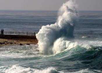 الأرصاد تحذر المواطنين من نزول البحر لمدة 3 أيام!