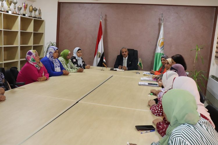 وكيل وزارة الشباب بالجيزة يباشر مهامه الجديدة ويبدأها بسلسلة لقاءات مع العاملين بالإدارت 1 وكيل وزارة الشباب بالجيزة يباشر مهامه الجديدة ويبدأها بسلسلة لقاءات مع العاملين بالإدارت