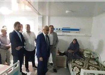 محافظ شمال سيناء يزور المرضى الفلسطينيين في مستشفي الشيخ زويد