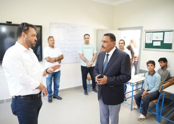 محافظ مطروح يتابع فعاليات مبادرة “زدني علما” بإدارة العلمين شرق المحافظة