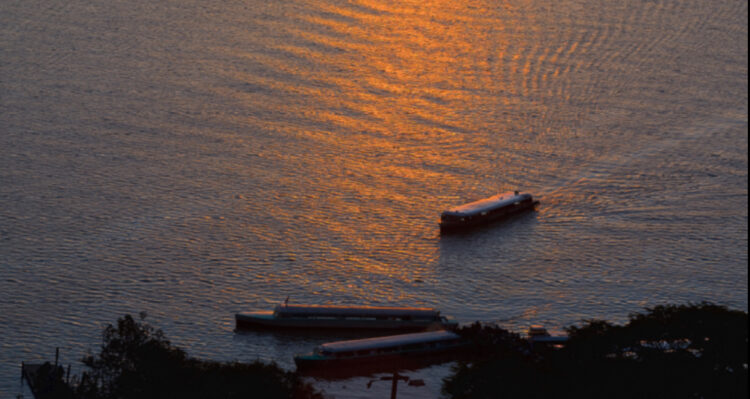 المكسيك.. اكتشاف قارب غريب يحوي عظاما بشرية “فريدة”