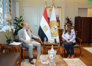 وزيرة التنمية المحلية تلتقي رئيس جامعة سوهاج
