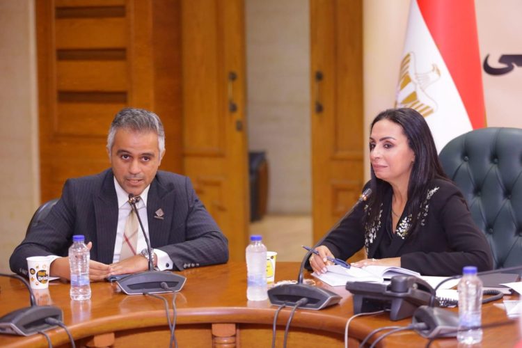 وزيرة التضامن الاجتماعي تلتقي أعضاء من مجلسي النواب والشيوخ 1 وزيرة التضامن الاجتماعي تلتقي أعضاء من مجلسي النواب والشيوخ