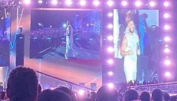 تامر حسنى يقدم أغنيته الجديدة جامدين بحفلة فى مهرجان العلمين الجديدة