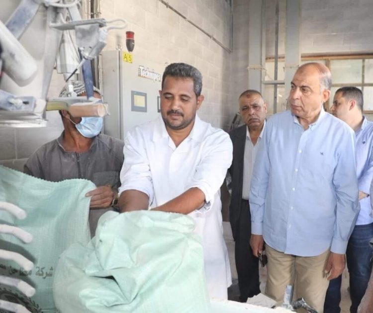 المنيا تتخطى المستهدف بنسبة 132% و كدوانى : وردنا 430 ألف طن من المحصول الاستراتيجى 1 المنيا تتخطى المستهدف بنسبة 132% و كدوانى : وردنا 430 ألف طن من المحصول الاستراتيجى