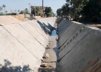 محافظ أسيوط يوجه رؤساء الوحدات المحلية بالمتابعة الميدانية لتنفيذ مشروعات تأهيل وتبطين الترع