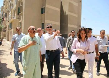 محافظ الجيزة يتفقد مساكن الشباب بالرماية للوقوف علي مستوي الخدمات المقدمة للمواطنين