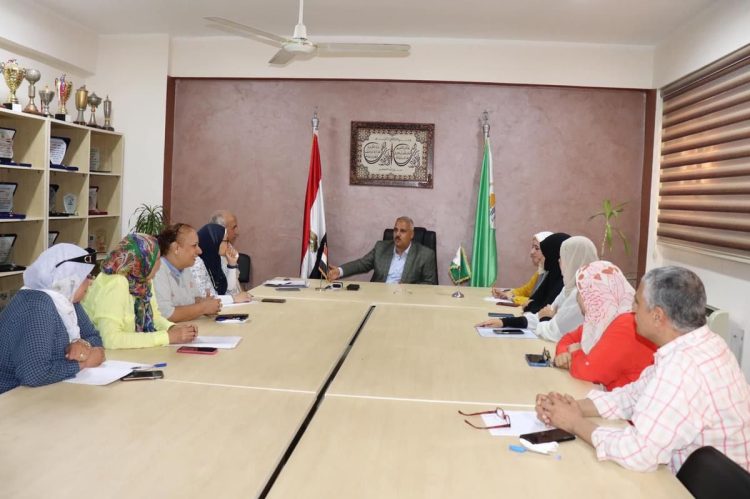 وكيل “وزارة الشباب بالجيزة “يختتم لقاءاته مع العاملين بالإدارت المركزية