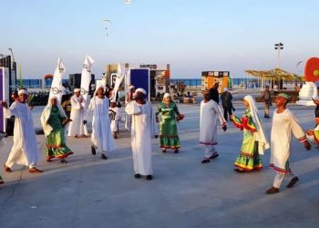 محافظ أسوان يتابع الأداء المتميز لفرقة أسوان للفنون الشعبية بمهرجان العالم علمين وصيف بلدنا 4 بمحافظتى الإسكندرية ومرسى مطروح