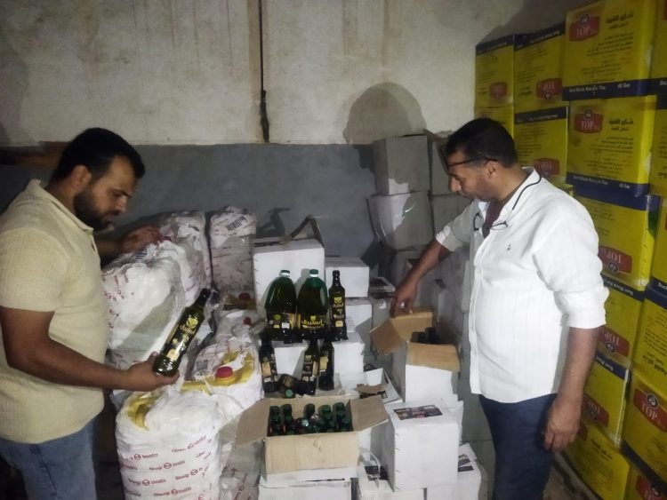 ضبط مايقرب من ٢٠٠٠  لتر من الزيوت المختلفة مجهولة المصدر قبل تداولها في أسواق مطروح
