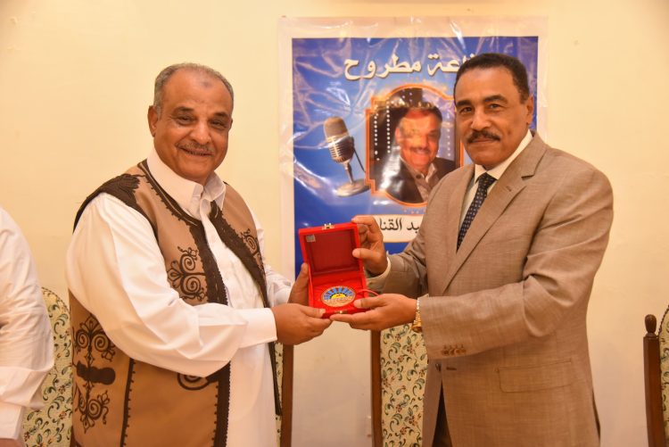 محافظ مطروح يشهد حفل تكريم مدير عام الإذاعة بالمحافظة