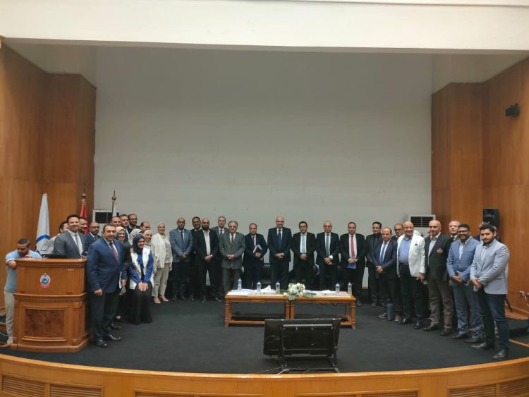شارك السيد الدكتور اسلام عساف وكيل وزارة الصحة بمطروح فى اجتماع السيد ا.د. بيتر وجيه رئيس قطاع الطب العلاجى بالوزارة مع السادة وكلاء الوزارة بالمحافظات