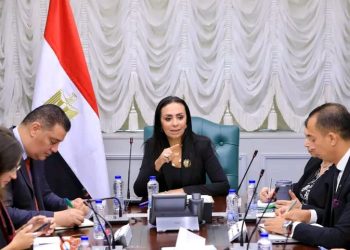 وزيرة التضامن الاجتماعي تجتمع بالإدارة المركزية للرعاية الاجتماعية للتوجه بتطوير الخدمات المقدمة لدور الرعاية والاهتمام بكبار السن