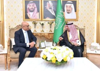 أمير منطقة نجران يستقبل القنصل العام المصري