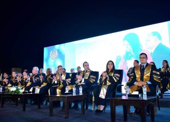 محافظ مطروح يشهد احتفالية تخرج دفعة جديدة من طلاب الاكاديمية العربية للعلوم والتكنولوجيا بالعلمين