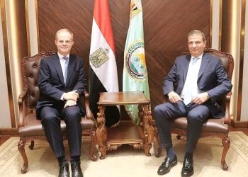 وزير الزراعة يبحث مع سفير بريطانيا في القاهرة في مجال البحث العلمي وتبادل السلع الزراعية ودعم منظومة الأمن الغذائي المستدام