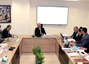 وزير قطاع الأعمال العام يتابع مؤشرات أداء شركات “القابضة المعدنية” وموقف المشروعات والفرص الاستثمارية