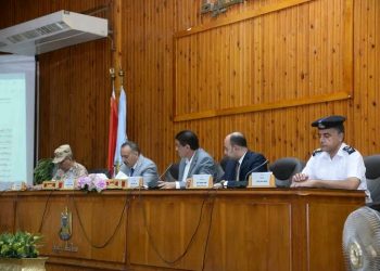 محافظ أسيوط يعلن استعداد وتأهب كافة الجهات لتنفيذ المبادرة الرئاسية “بداية” ويوجه بالانتهاء من تجهيز سجل مدني قرية موشا