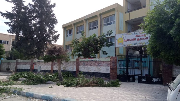 مرسي مطروح تكثيف أعمال النظافة والتجميل ورفع الاشغالات بمحيط المدارس قبل إنطلاق العام الدراسي