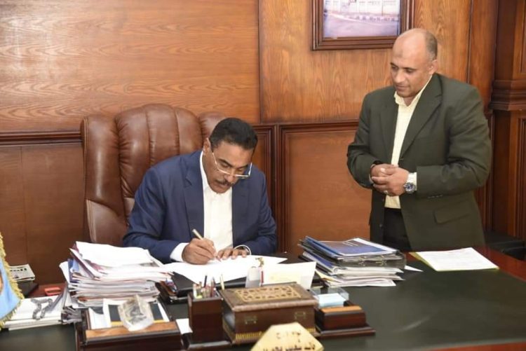 اعتمد اللواء خالد شعيب محافظ مطروح نتيجة تنسيق المرحلة الرابعة والاخيرة للقبول بمرحلة التعليم الثانوي العام والفنى للعام الدراسى 2024/ 2025. 1 اعتمد اللواء خالد شعيب محافظ مطروح  نتيجة  تنسيق المرحلة الرابعة والاخيرة  للقبول بمرحلة التعليم الثانوي العام  والفنى للعام الدراسى 2024/ 2025.