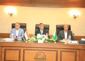 محافظ الجيزة يناقش الموقف التنفيذي لمشروعات الخطة الإستثمارية ويؤكد الدعم الكامل وإزالة المعوقات للارتقاء بجودة الخدمات المقدمة
