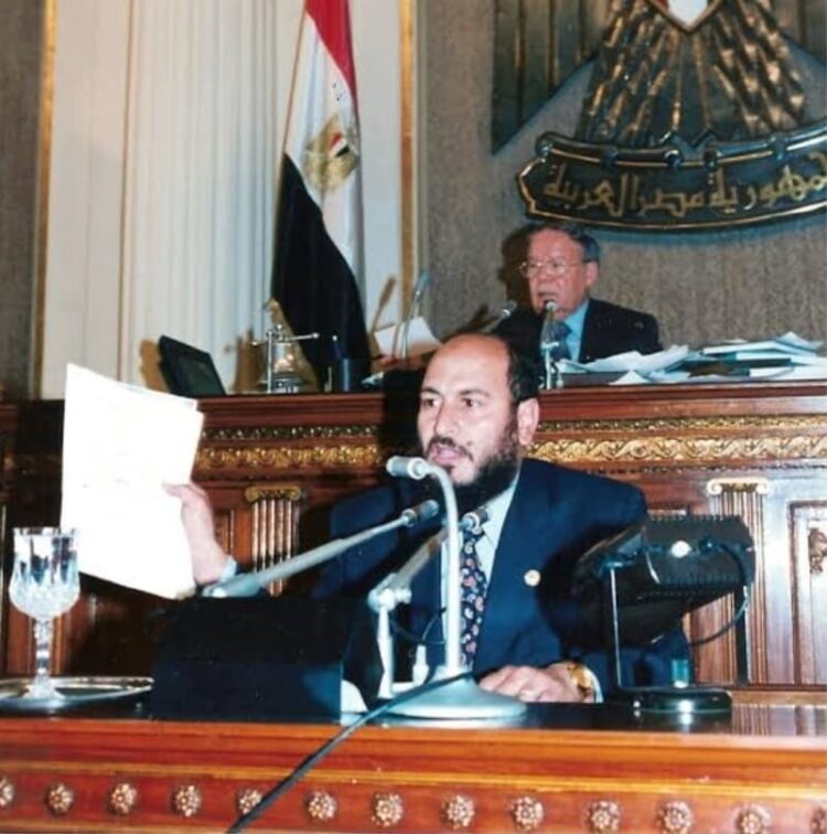 محمود الشاذلى يكتب : التاريخ عندما يكتبه الصادقون ويرويه المخلصون . 1 محمود الشاذلى يكتب : التاريخ عندما يكتبه الصادقون ويرويه المخلصون .