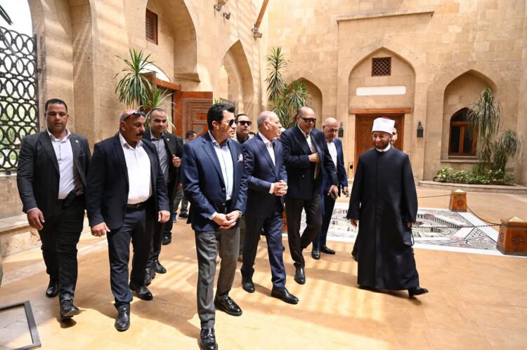 وزير الشباب والرياضة يُشارك في إحتفالية "يوم اليتيم" بحديقة الأزهر 1 وزير الشباب والرياضة يُشارك في إحتفالية “يوم اليتيم” بحديقة الأزهر