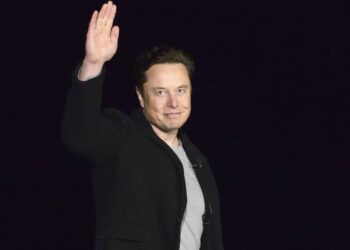 ماسك يستقيل من منصبه في الحكومة ويعلن عن خلافاته مع ترامب