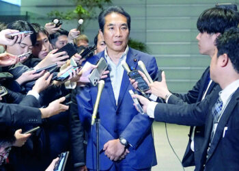 نكته تطيح بوزير من مكتبه