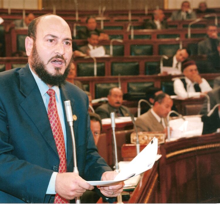 محمود الشاذلى يكتب : كارثية العمل فى صمت بعيدا عن الصحافه والإعلام . 1 محمود الشاذلى يكتب : كارثية العمل فى صمت بعيدا عن الصحافه والإعلام .