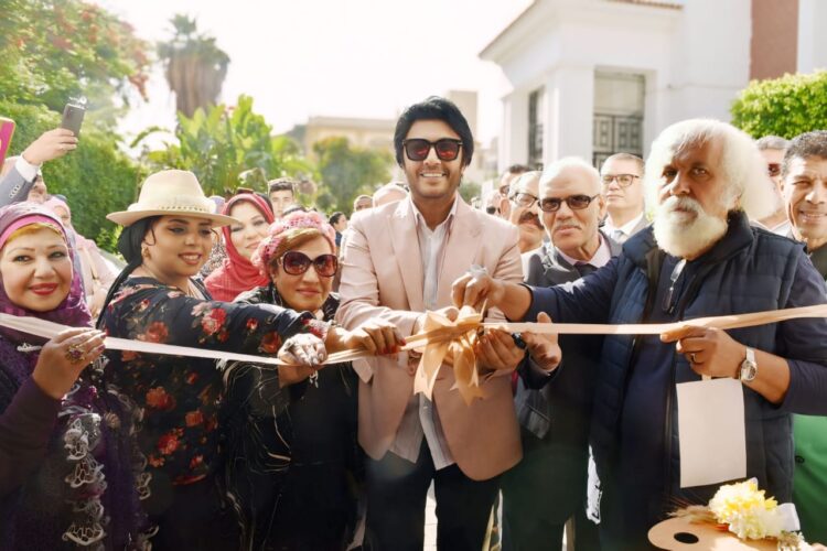 لوحة واحدة بألف قصة فى معرض " لوحة من كل لون" للفنانة التشكيلية آلاء الرفاعى 1 لوحة واحدة بألف قصة فى معرض ” لوحة من كل لون” للفنانة التشكيلية آلاء الرفاعى