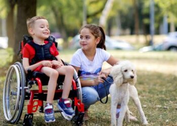 الداخلية تواصل جهودها الإنسانية دعم ورعاية خاصة للمسنين في مختلف المحافظات