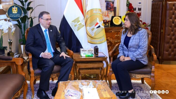 وزارة التنمية المحلية تبحث مع رئيس الجهاز المركزي مجالات التعاون المشتركة