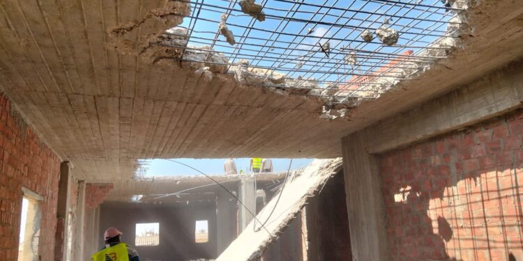 صوت الشعب نيوز 80 تشميع وغلق بمدينة الشروق بحمالات مكبرة لوزارة الإسكان لإزالة المخالفات البنائية