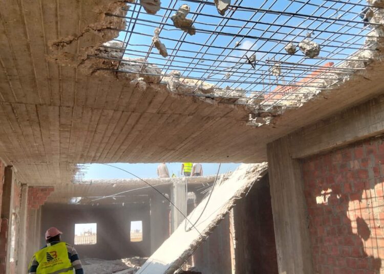 تشميع وغلق بمدينة الشروق بحمالات مكبرة لوزارة الإسكان لإزالة المخالفات البنائية