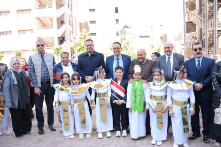 محمود الشاذلى يكتب : إنه لمن الفخر أن ينطلق قطار الموهوبين من أسرة التعليم ببسيون .