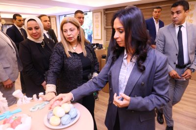 وزيرة التضامن الاجتماعي خلال افتتاح مقر المعرض الدائم لصندوق دعم الصناعات الريفية والبيئية «لوتس» بالعجوزة 3 IMG 20260929 WA0020