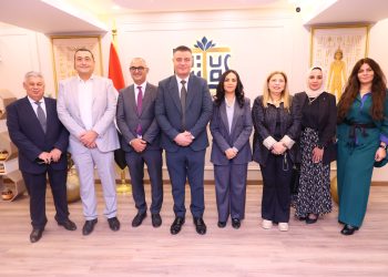 وزيرة التضامن الاجتماعي خلال افتتاح مقر المعرض الدائم لصندوق دعم الصناعات الريفية والبيئية «لوتس» بالعجوزة
