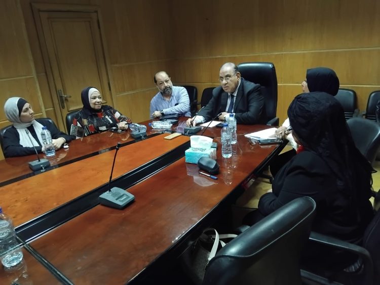 اتحاد الجمعيات الأهلية يناقش دعم المشروعات الصغيرة والحرف اليدوية والتمكين الاقتصادي للأسرة المصرية