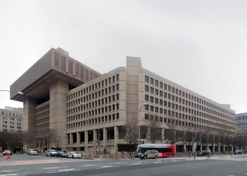 FBI يواجه أزمة كبرى بعد أخطر عملية اختراق للبيانات منذ سنوات 5 FBI يواجه أزمة كبرى بعد أخطر عملية اختراق للبيانات منذ سنوات