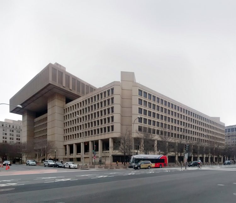 FBI يواجه أزمة كبرى بعد أخطر عملية اختراق للبيانات منذ سنوات 1 FBI يواجه أزمة كبرى بعد أخطر عملية اختراق للبيانات منذ سنوات