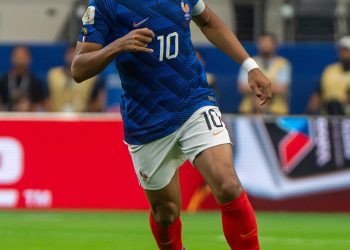 مبابي يغيب عن منتخب فرنسا وفاسور يعبر عن إحباطه من التكهنات