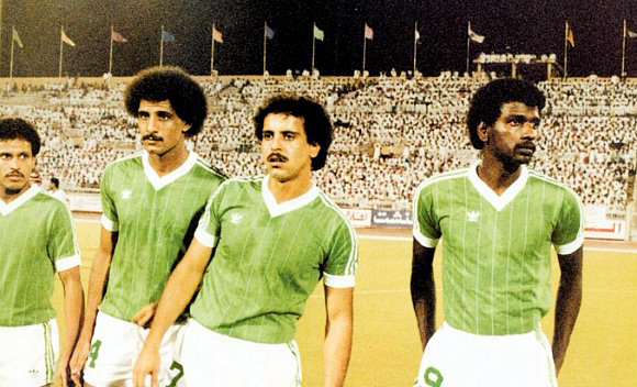 منتخب السعودية يستهل «خليجي 27» بفوز صعب على الكويت بهدف نظيف 1 منتخب السعودية يستهل «خليجي 27» بفوز صعب على الكويت بهدف نظيف